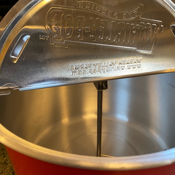 The Genuine Whirley Pop Popcorn Maker- Aluminum Stovetop Popper, Wood Hand Crank - Picture 11 of 13